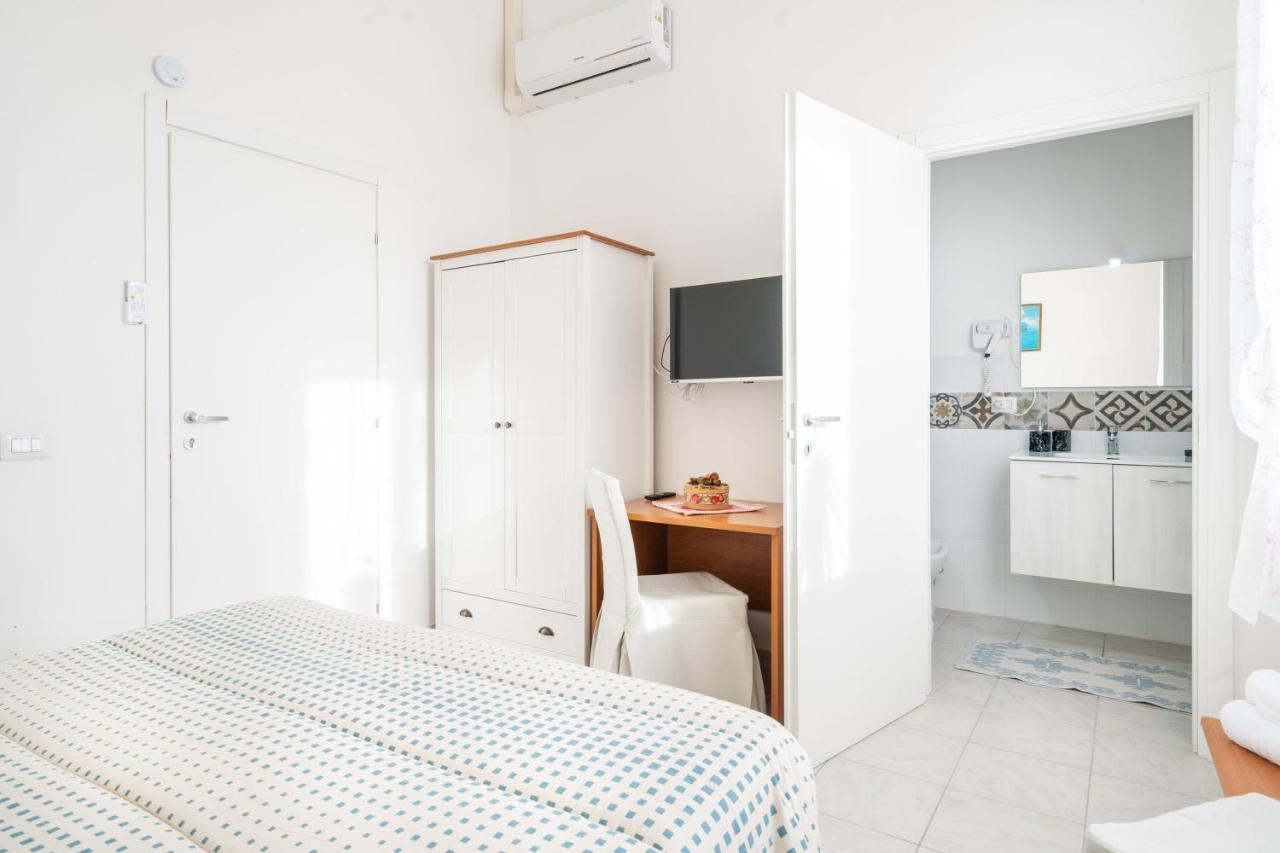 Cagliari Central Rooms With Port View Zewnętrze zdjęcie